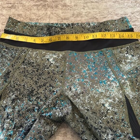 Lole gray, and teal black leggings with hip pocket size large - Picture 5 of 7